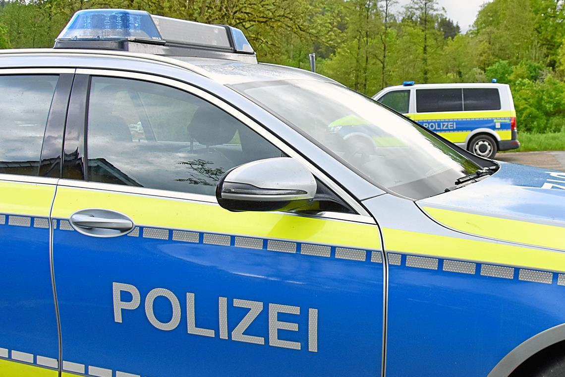 Die Polizei bittet Zeugen um Hinweise. Symbolfoto: Tobias Sellmaier