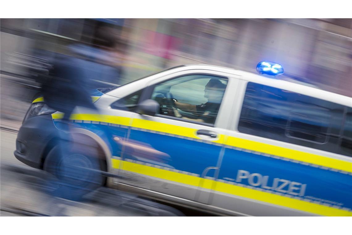 Die Polizei ermittelt gegen die Busfahrerin. (Symbolbild)