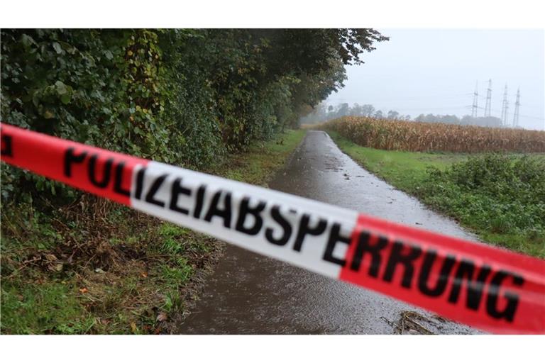 Die Polizei hat am Montag eine tote Frau in der Nähe der Mannheimer Pferderennbahn gefunden.