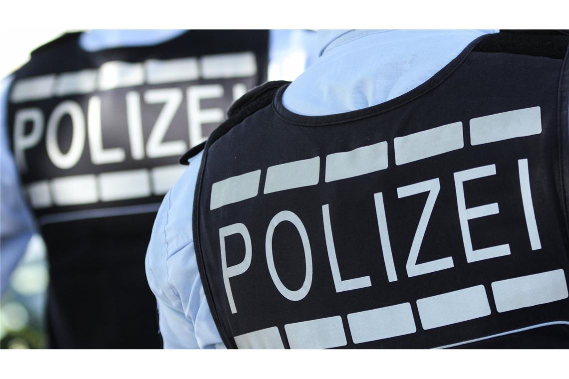 Die Polizei hat Anzeige gegen die beiden Männer erstattet. (Symbolbild)