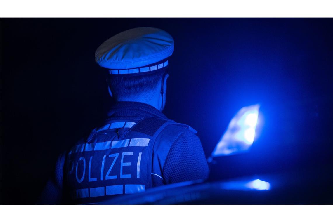 Die Polizei nahm den 41-Jährigen nach intensiver Fahndung fest. (Symbolbild)