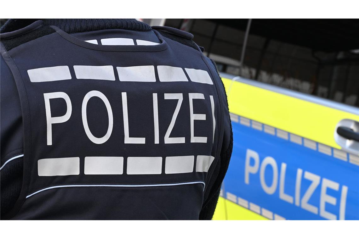 Die Polizei sucht nun nach Zeugen. (Symbolbild)