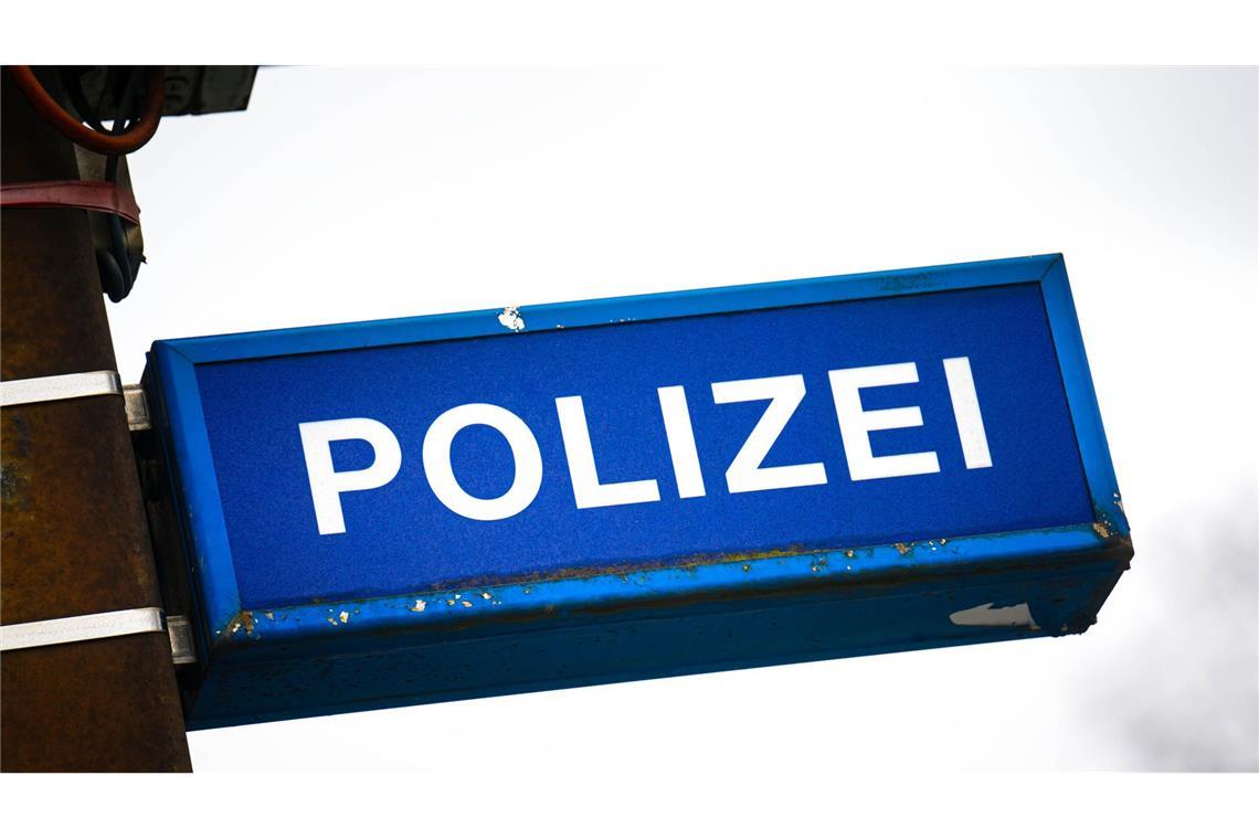 Die Polizei sucht Zeugen. (Symbolbild)