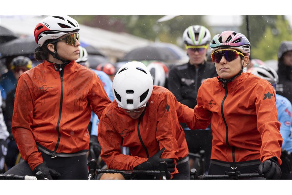 Die Schweizerin Linda Zanetti bricht beim Start in Tränen aus.