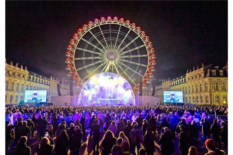 Die Silvesterparty auf dem Schlossplatz war 2023 gut besucht.