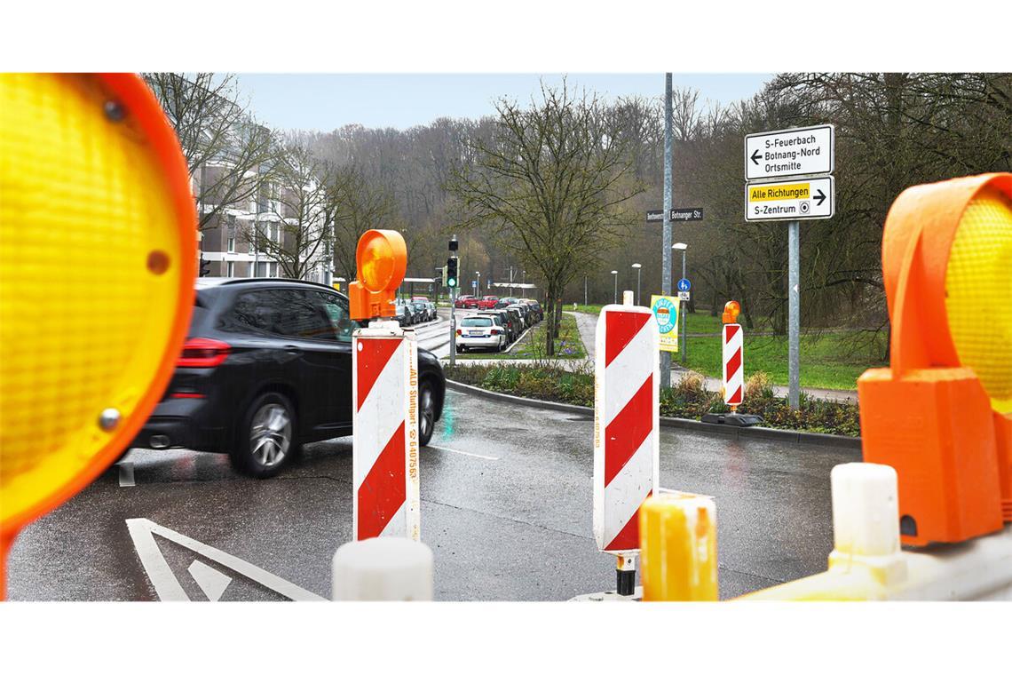 Die Sperrung der Botnanger Straße dauert acht Wochen länger.