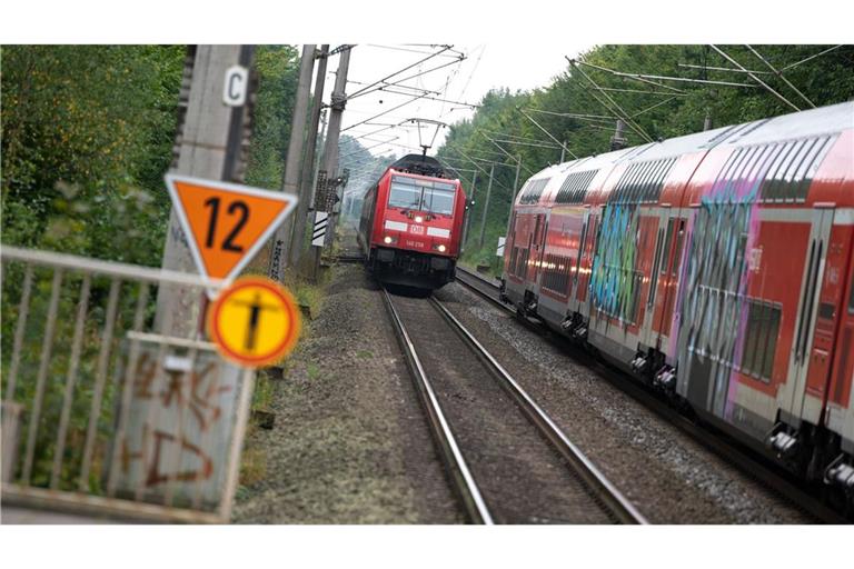 Die Strecke zwischen Himmelreich und Hinterzarten wurde vorübergehend gesperrt. (Symbolbild)