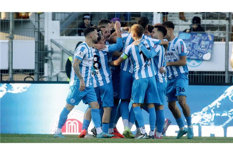 Die Stuttgarter Kickers haben gegen Homburg einen 3:0-Sieg eingefahren.