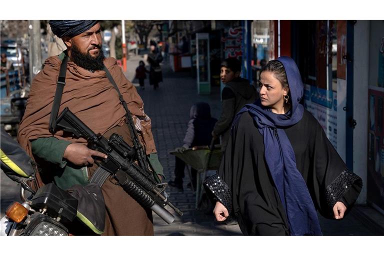 Die Taliban schränken die Rechte von Frauen in Afghanistan immer weiter ein. (Archivbild)