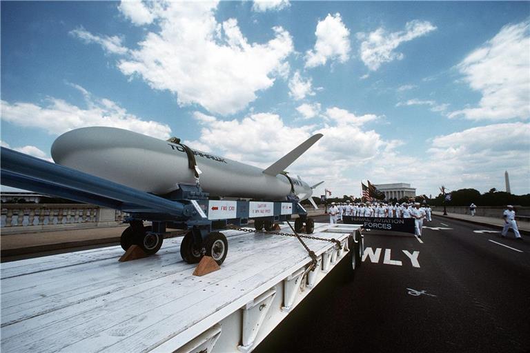 Was kostet ein Tomahawk-Marschflugkörper? - Preis, Reichweite & Bedeutung im Ukraine-Krieg Die USA erwägen, Tomahawk-Marschflugkörper an die Ukraine zu liefern. Warum die Waffen so wichtig sind, welche Rolle sie im Krieg spielen und was sie so teuer macht.