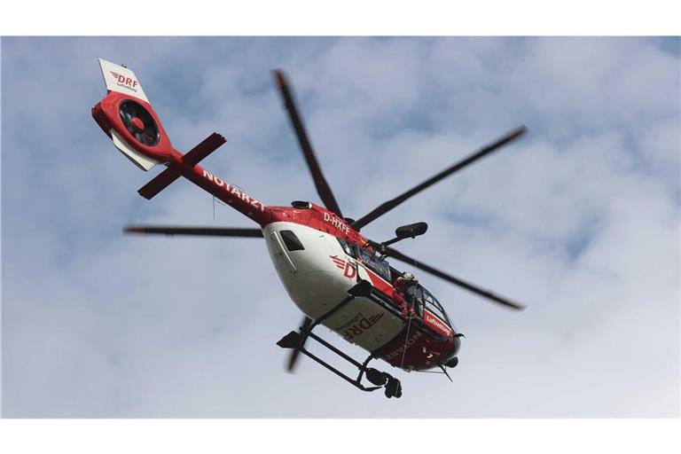 Die Verletzte wurde mit einem Rettungshubschrauber in eine Klinik geflogen. (Symbolbild)