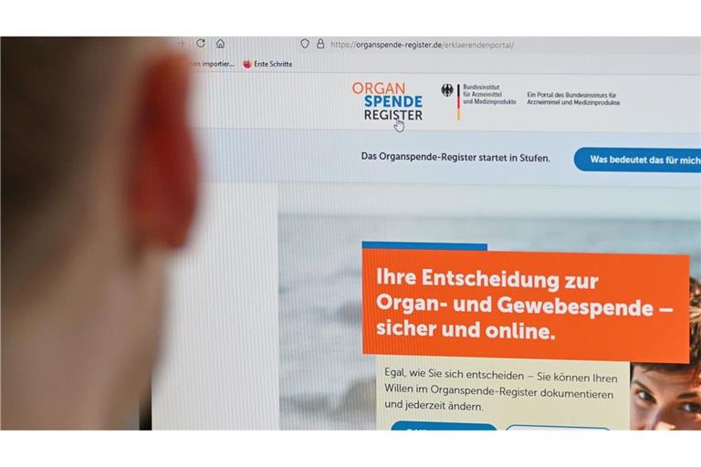 Die Zahl der Organspenden verharrt in Deutschland auf niedrigem Niveau, wie die Deutsche Stiftung Organtransplantation mitteilte (Archivbild).