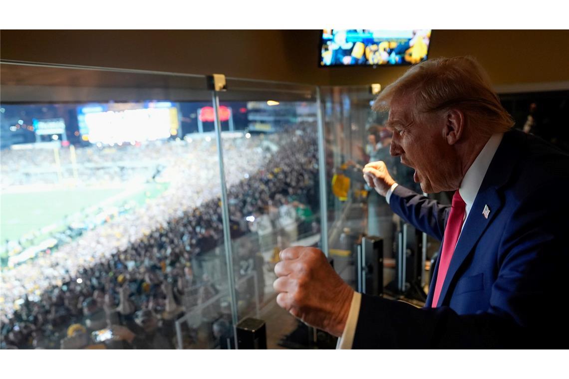 Donald Trump könnte als erster amtierender Präsident beim Super Bowl anwesend sein.