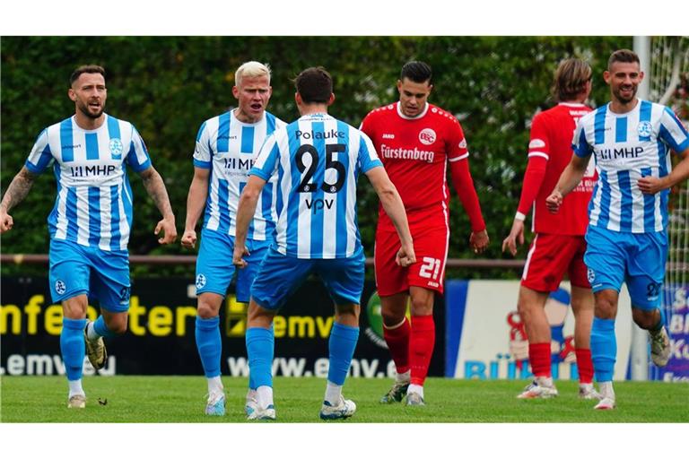 Drei Tore durften die Stuttgarter Kickers in Bahlingen bejubeln.