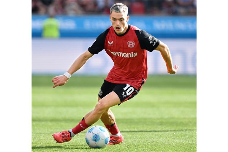 Duell auf Topniveau: Florian Wirtz (unteres Bild) gastiert mit Bayer Leverkusen am Samstag im Spitzenspiel der Bundesliga beim FC Bayern um