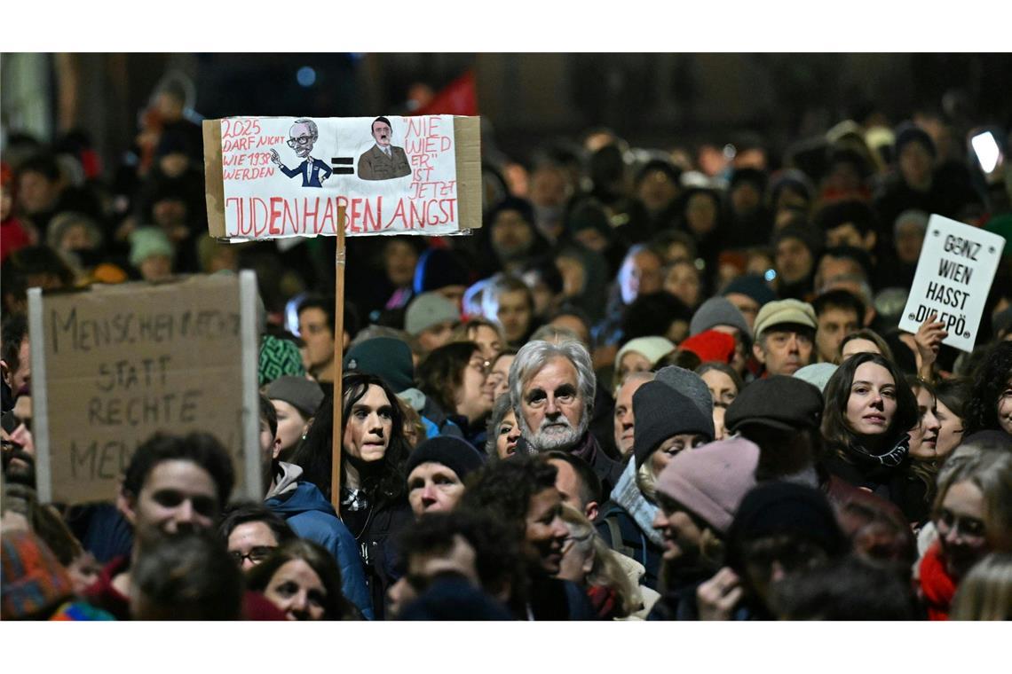 Dutzende zivilgesellschaftliche Organisationen riefen zu der Kundgebung auf.