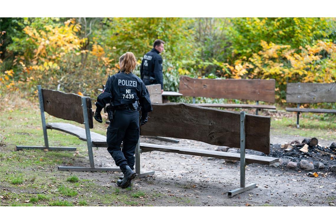 Ein 19-Jähriger ist nach einer Party auf einem Campingplatz an der Ilmenau verschwunden. Die Polizei sucht nach dem Studenten.