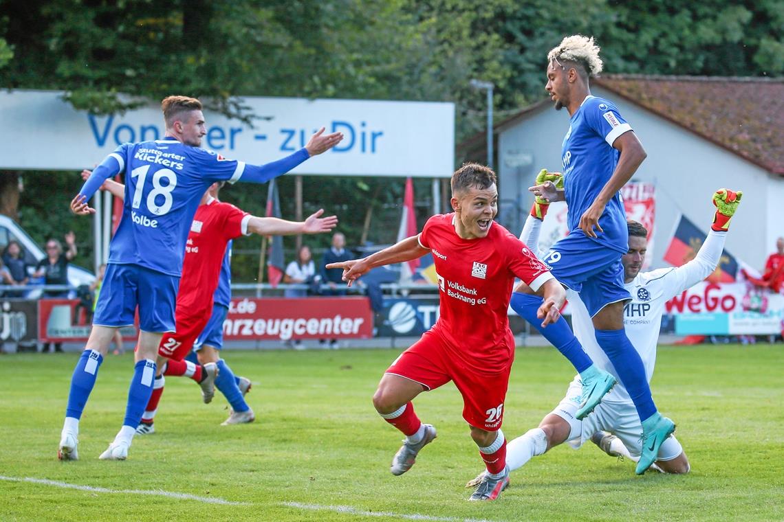 Ein 3:3 gab es beim bislang letzten Duell zwischen Rot und Blau. Niklas Pollex bejubelte das zwischenzeitliche 2:1 für die TSG.Foto: A. Becher