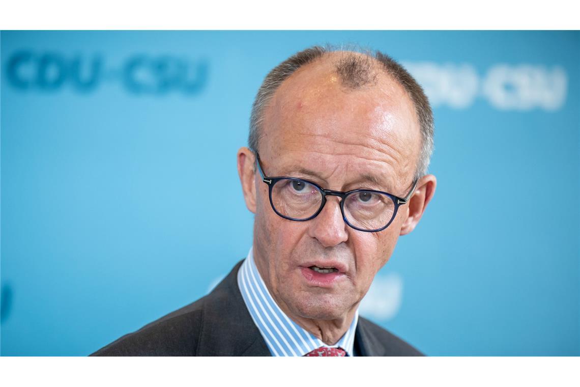 Ein Gleichgewicht zwischen Männern und Frauen im Bundeskabinett hat laut Friedrich Merz zu "krassen Fehlbesetzungen" geführt. (Archivbild)