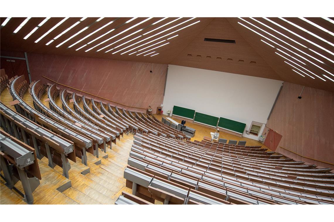 Ein Hörsaal an der Uni Stuttgart – auch hier sind immer mehr „ältere Semester“ eingeschrieben.