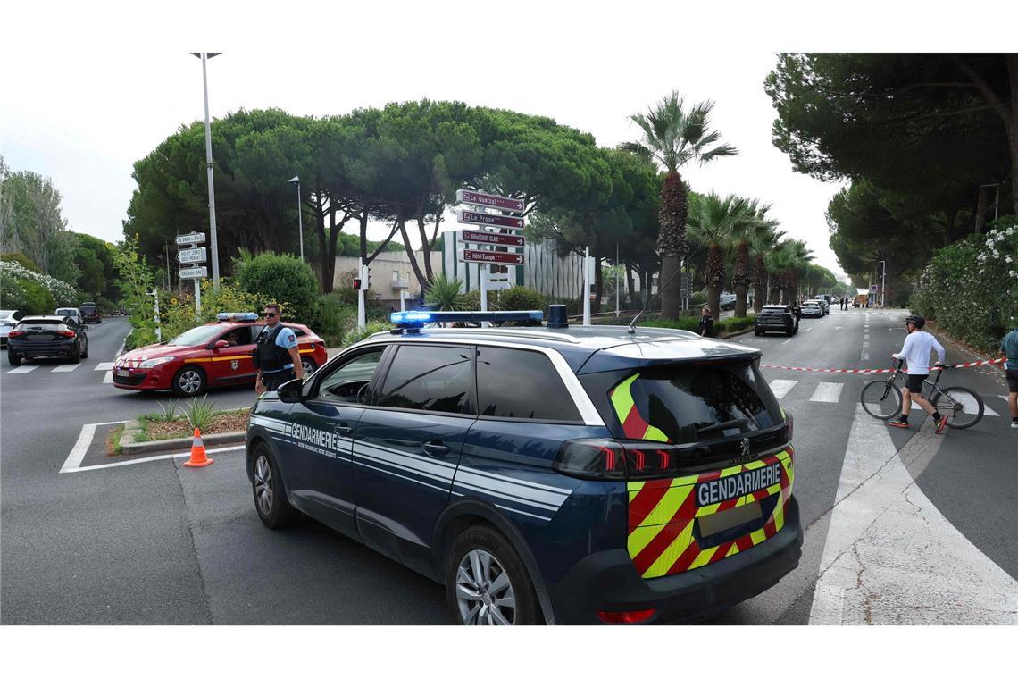 Ein Polizist wurde bei der Explosion leicht verletzt. (Archivbild)