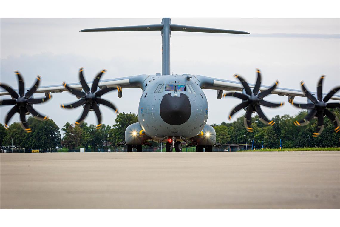 Ein Transportflugzeug brachte die letzten Bundeswehr-Soldaten aus dem westafrikanischen Niger nach Deutschland zurück.