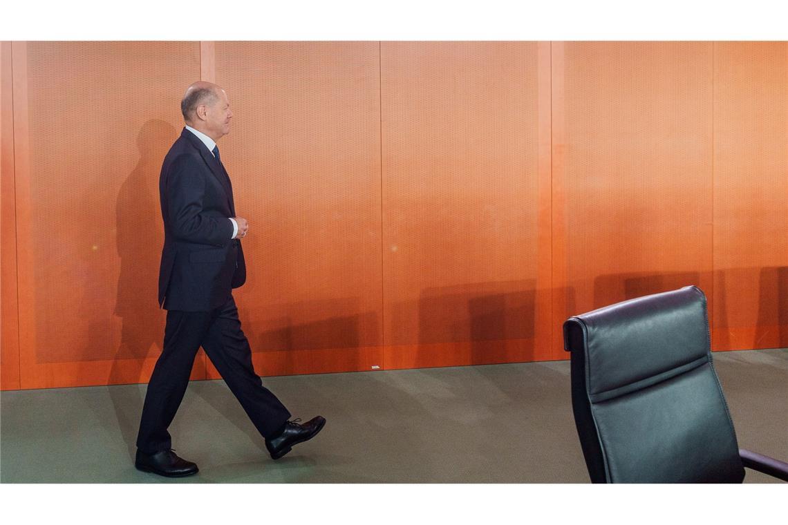 Letzte Runde im Scholz-Kabinett ohne Tränen und Geschenke Ein weiterer Schritt weg von der Macht: Olaf Scholz kommt zur voraussichtlich letzten Kabinettssitzung, die er als geschäftsführender Kanzler leitet.