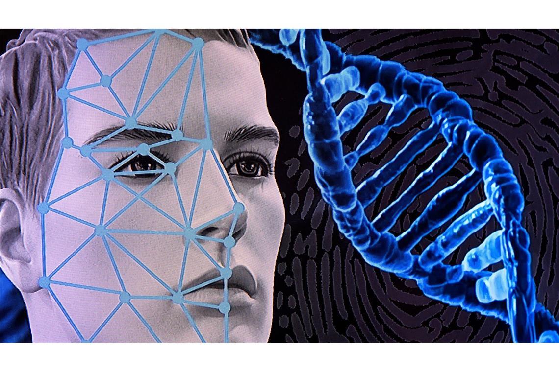 Eine Computergrafik zum Thema Gesichtserkennung (l), eine Darstellung einer DNA-Doppelhelix (M) und ein symbolischer Fingerabdruck (im Hintergrund) sind auf einem Monitor zu sehen.