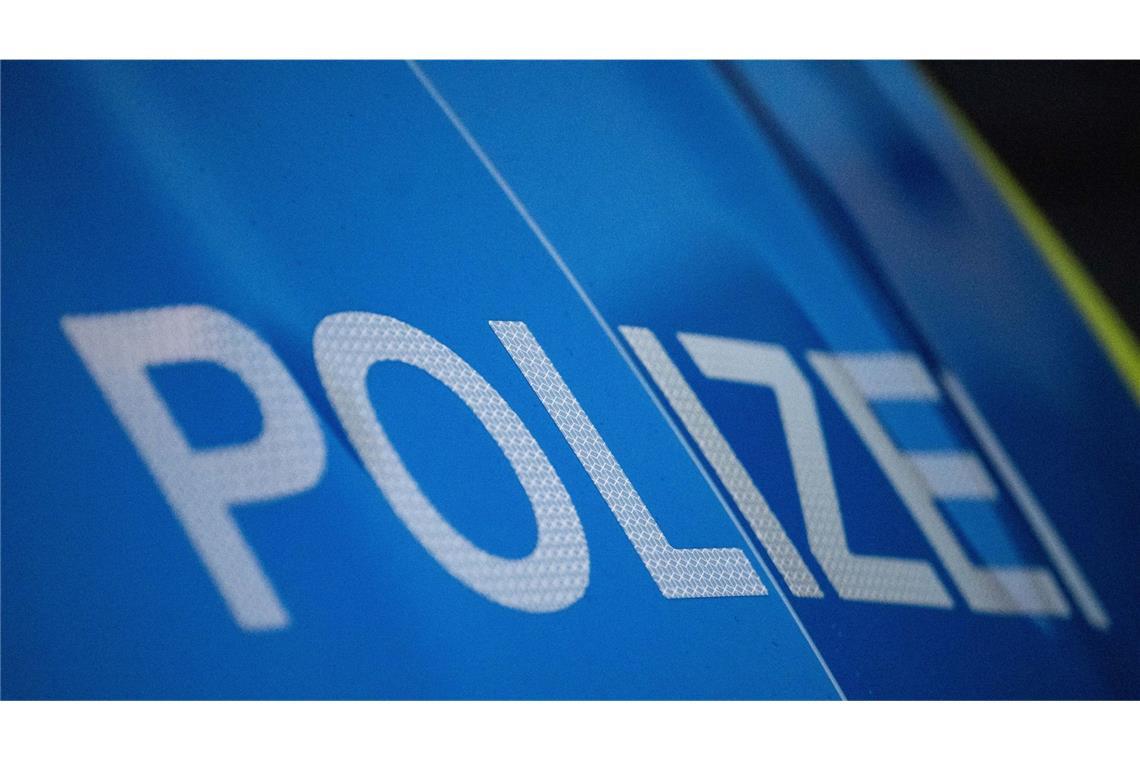 Autofahrerin fährt in Graben und stirbt