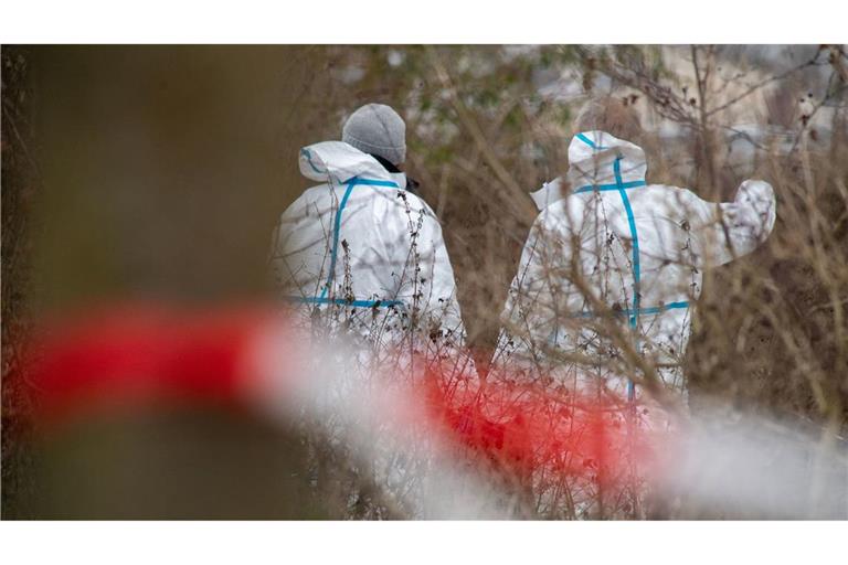 Eine seit Tagen vermisste 40-Jährige ist tot in einem Waldstück aufgefunden worden (Symbolfoto).