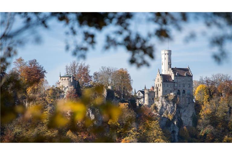 Einsatzkräfte retteten die Familie am Schloss Lichtenstein. (Archivbild)