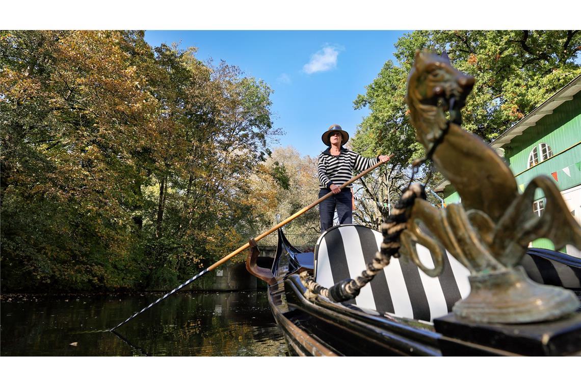 Einzigartige Gondoliera bringt venezianisches Flair auf die Alster