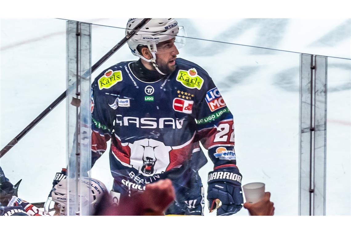 Eishockey-Spieler Tobias Eder spielt bei den Eisbären Berlin.