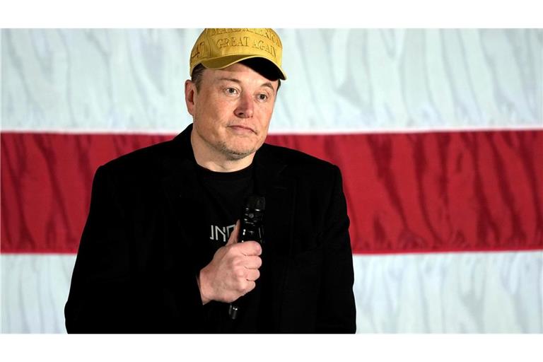 Elon Musk unterstützt den republikanischen Präsidentschaftskandidaten Donald Trump. (Archivbild)