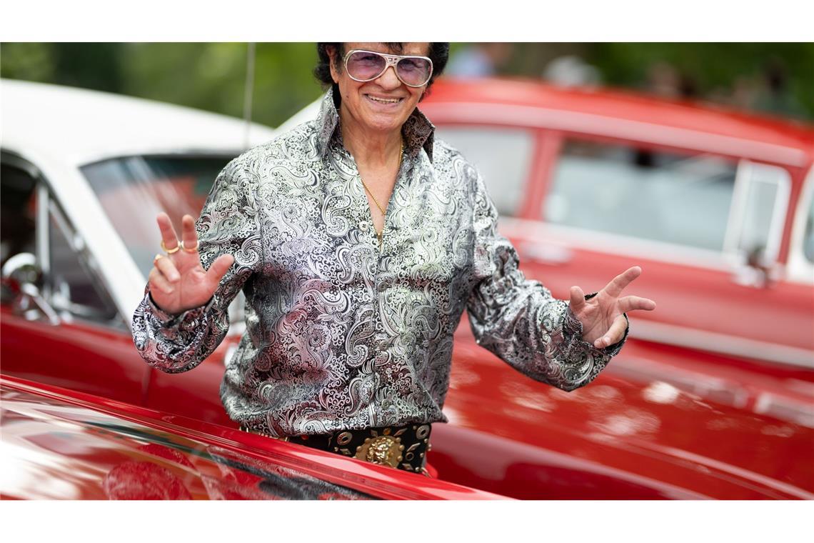 Elvis lebt - Fan Lello Marino präsentiert sich auf dem Elvis-Festival in Bad Nauheim.