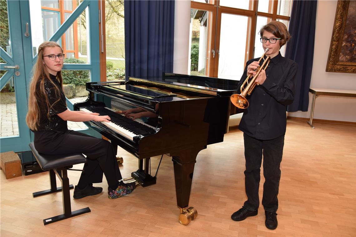 Emily Seidensal erhielt den Sonderpreis für Klavierbegleitung, hier im Spiel mit Efthymios Balis (Trompete). Fotos: Elisabeth Klaper