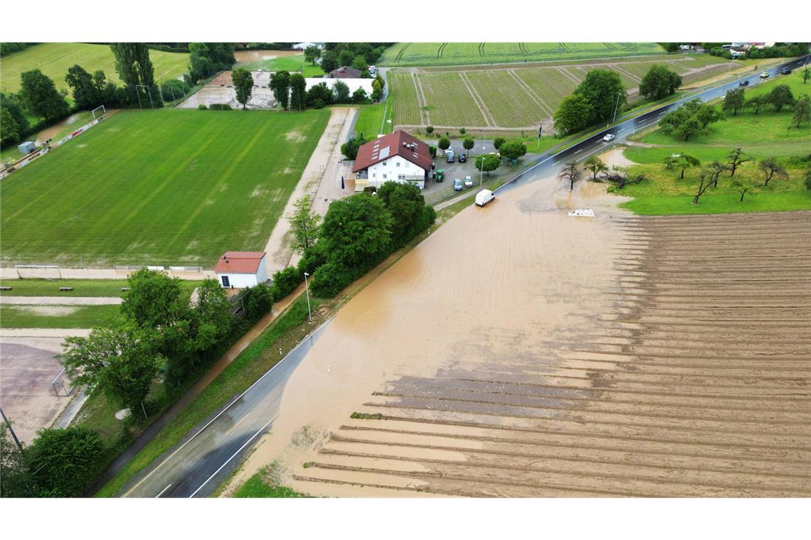 Ende Juni wurden durch Starkregen mehrere Straßen und Orte (Berglen, Burgstetten, Schorndorf und Miedelsbach) überflutet.