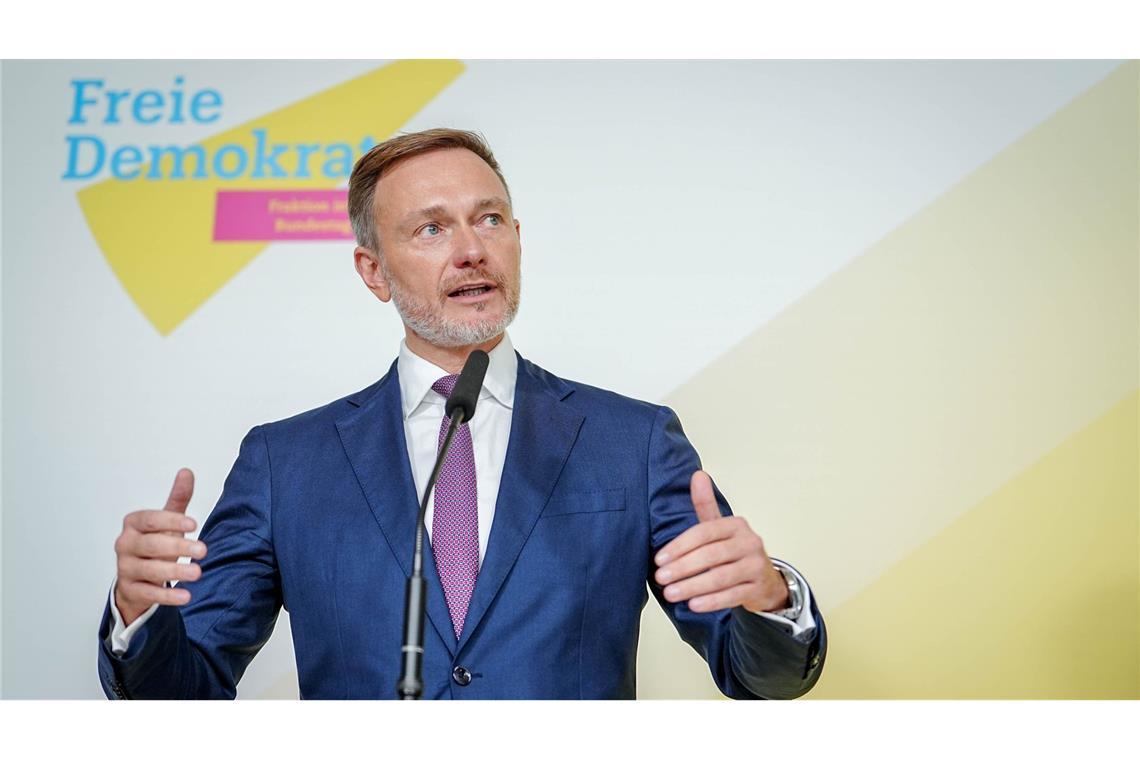 Endgültige Abschaffung des Solidaritätszuschlags auch für Vielverdiener und Stopp aller neuen Regulierungen: Finanzminister Lindner kommt mit einem neuen Forderungspapier.