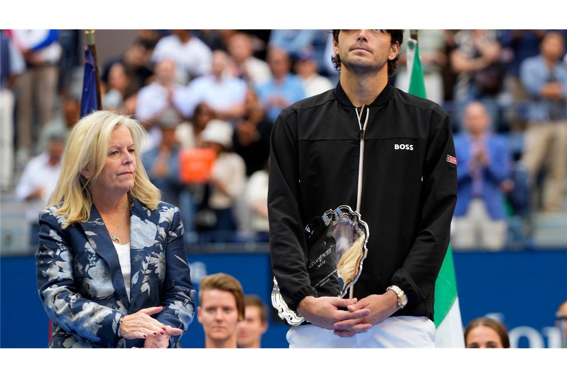 Enttäuscht reagiert Taylor Fritz auf die Niederlage im US-Open-Endspiel.