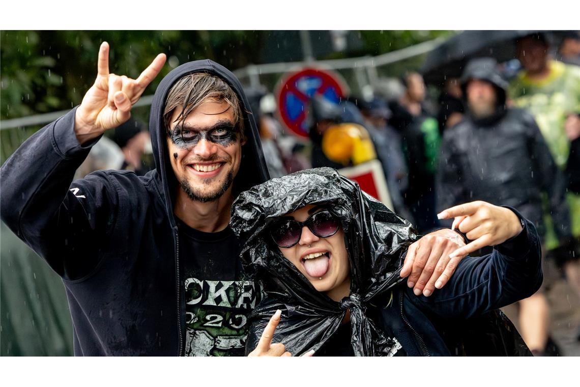 Erst gegen Ende des Festivals brauchten die Metalfans Regenjacken.