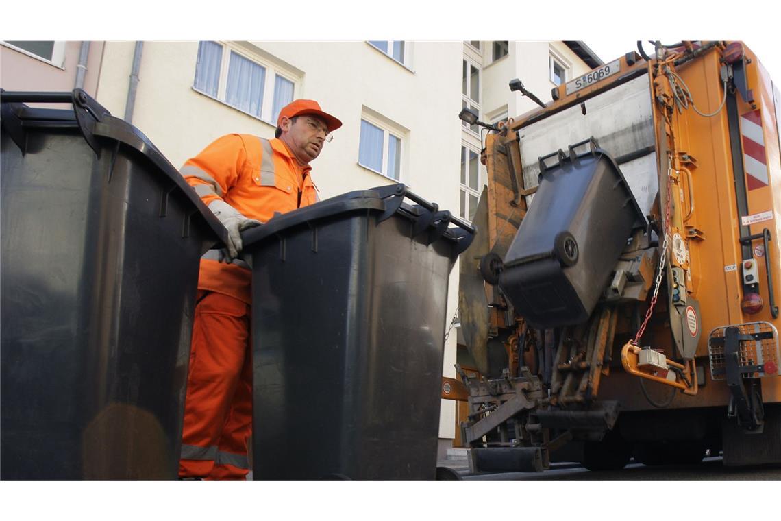 Etwa 8,3 Kilo pro Woche hat jeder Deutsche im Jahr 2023 im Durchschnitt produziert. (Symbolbild)