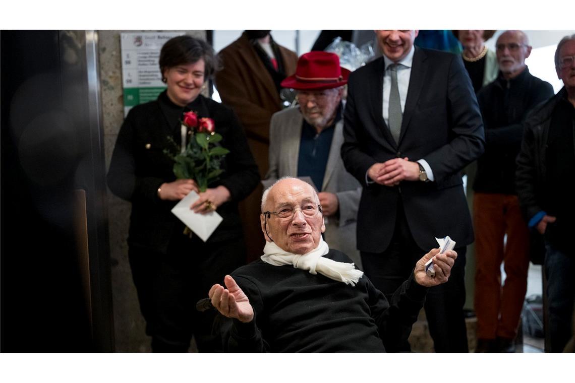 Eugen Gomringer  hielt bei der Vernissage eine Rede.