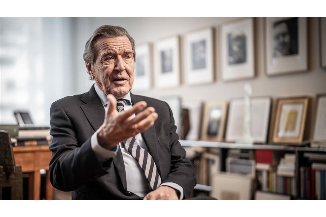 Ex-Bundeskanzler Gerhard Schröder (SPD) äußert sich zum Wahlergebnis der SPD bei den Landtagswahlen. (Archivbild)