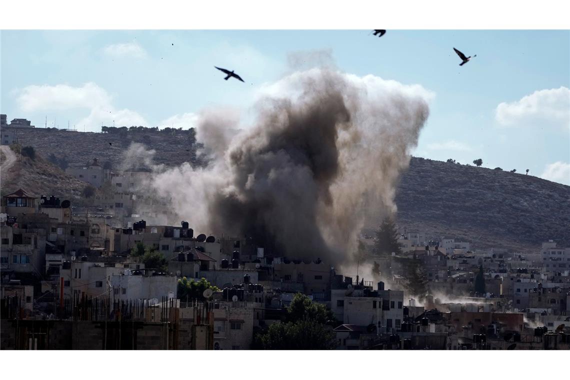 Explosion bei israelischem Militäreinsatz in Dschenin. (Archivbild)