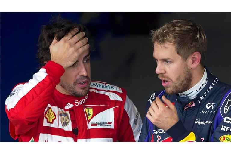 Fernando Alonso (l) verzweifelte an Vettel.