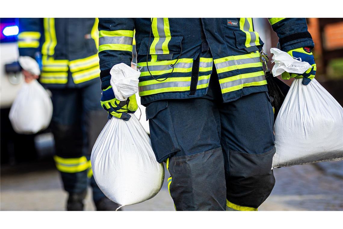 Feuerwehren rufen die Bevölkerung dazu auf, sich besser auf Naturkatastrophen vorzubereiten. (Archivbild)