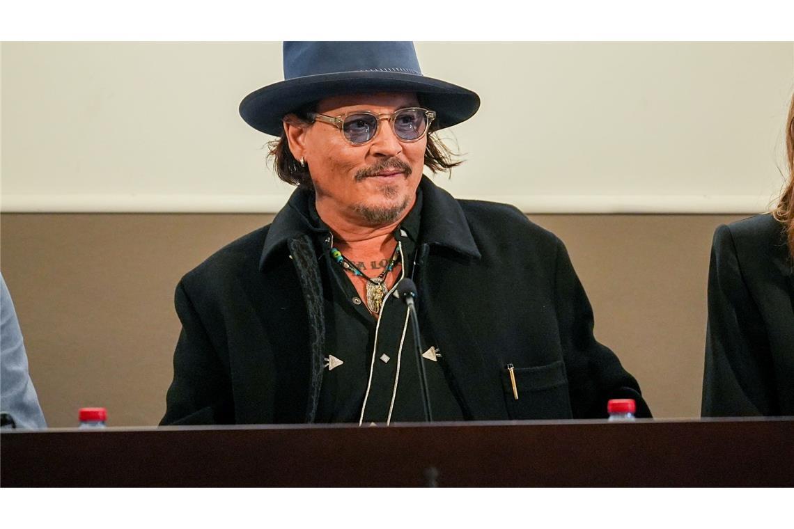 Film-Ikone Johnny Depp stellt Hilfe in Aussicht.