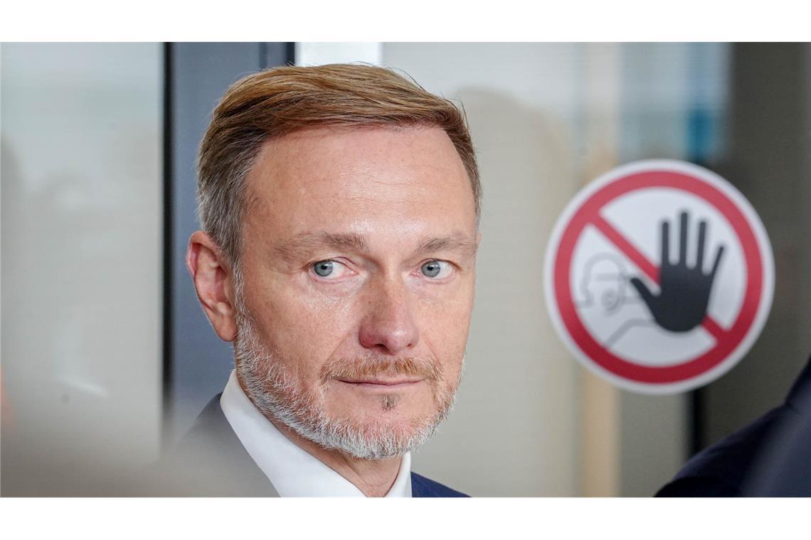 Finanzminister und FDP-Chef Lindner legt ein neues Grundsatzpapier zur Wirtschaftspolitik vor und heizt die Koalitionsdiskussion weiter an. (Archivfoto)