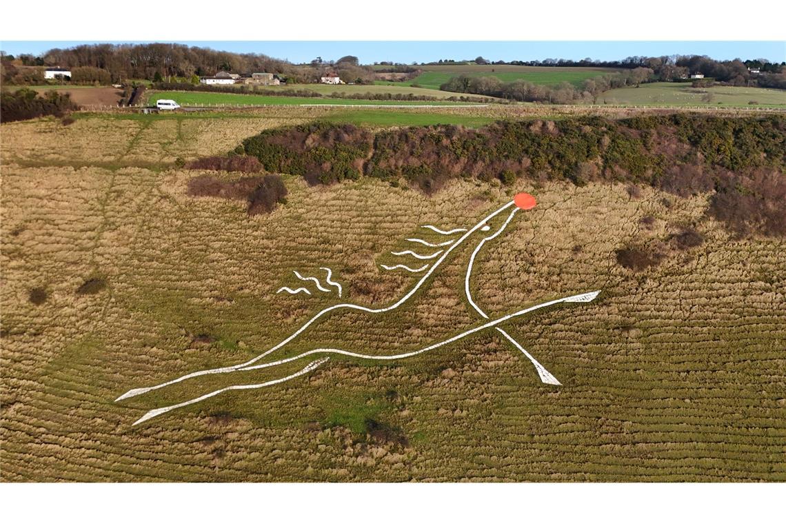 Folkestone White Horse mit roter Nase - Ein anonymer Künstler hat dem Folkestone White Horse auf dem Cheriton Hill eine rote Nase, wie Rudolph the Red-Nosed Reindeer verpasst.