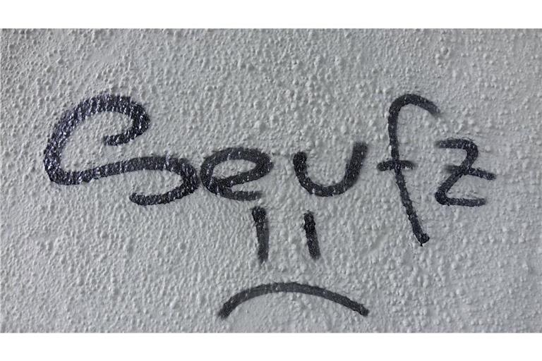 Warum uns tiefe Seufzer so guttun Forscher haben eine physikalische Erklärung für das befreiende Gefühl in der Brust gefunden, das sich nach einem tiefen Seufzer oft einstellt.
